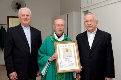 Padre Lino Stahl S.J. comemora os 60 Anos de Ordenação Sacerdotal