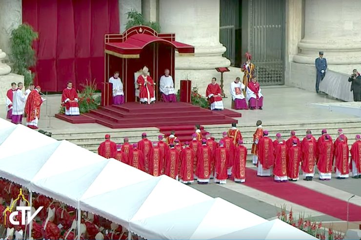 Papa abençoou os Pálios na festa de São Pedro e São Paulo