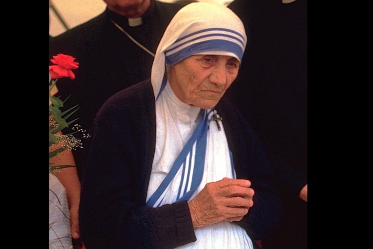 O hábito “sari” de Madre Teresa é marca registrada
